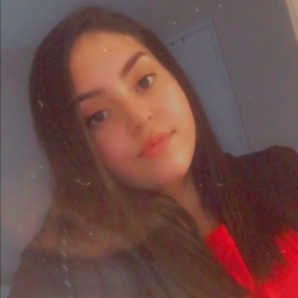 Meet your Posher, Gabriella